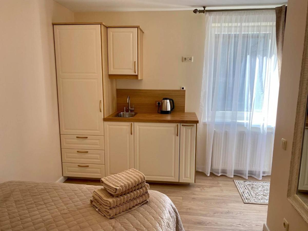 Hotel Vaineikio 8 Palanga Esterno foto
