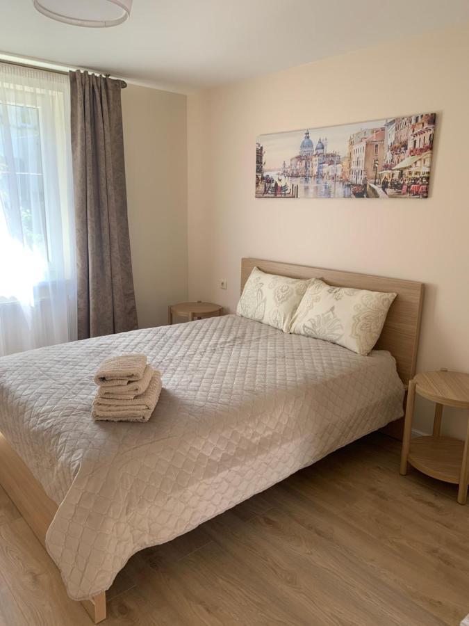 Hotel Vaineikio 8 Palanga Esterno foto